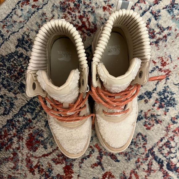 Sorel Cream Lace-Up Boots chunky heel size 9 - Picture 7 of 7